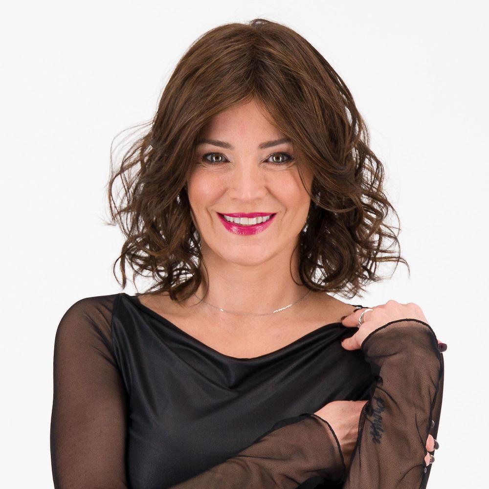 QVC HairDo Parrucca media Lavishly Waved Curl con ciuffo laterale Promozione temporanea