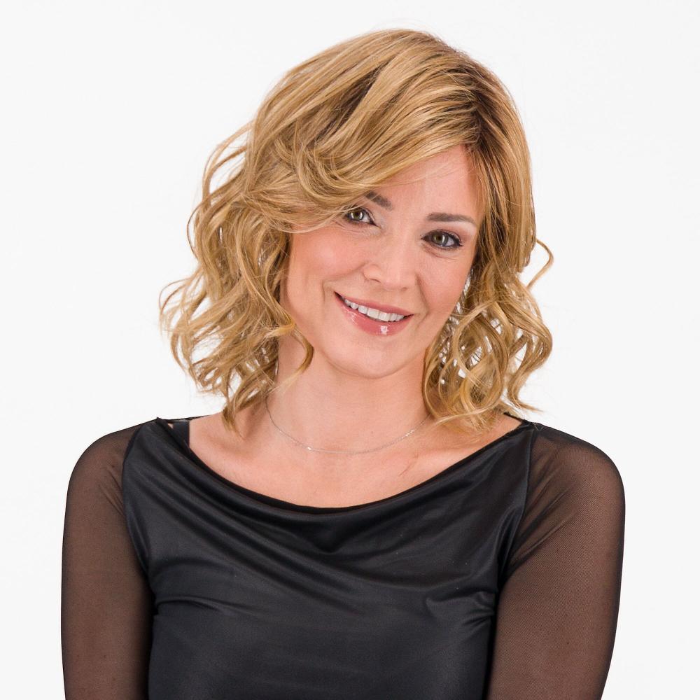 QVC HairDo Parrucca media Lavishly Waved Curl con ciuffo laterale Promozione temporanea