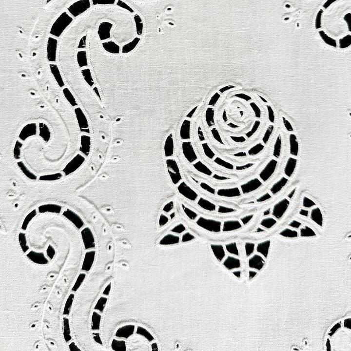Zenoni & ColombiTenda ricamata a mano in misto Lino Made in Italy variante Mary's Rose Sottocosto