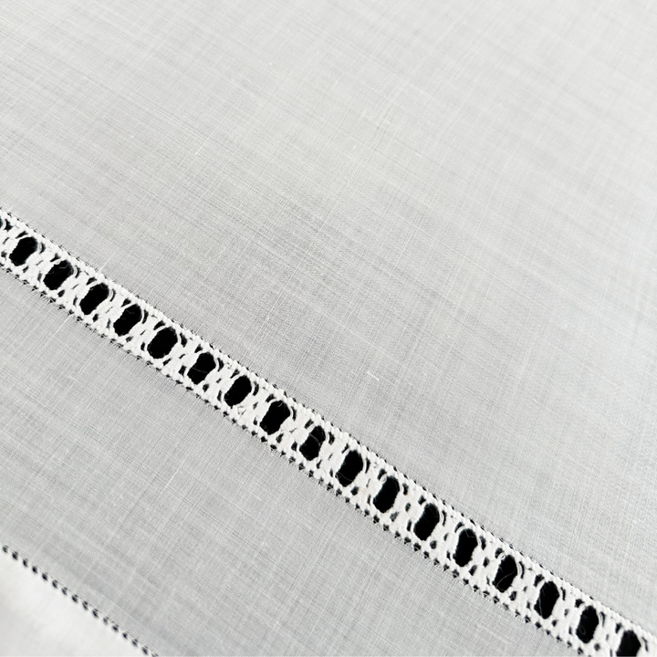 Zenoni & ColombiTenda al metro ricamata in 100% Lino Made in Italy variante Emanuela Prezzo Ridotto