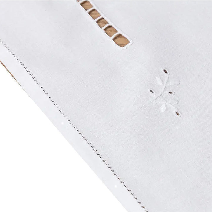Zenoni & ColombiCentrotavola ricamato a mano in puro cotone Made in Italy variante Amalia Saldi Di Fabbrica